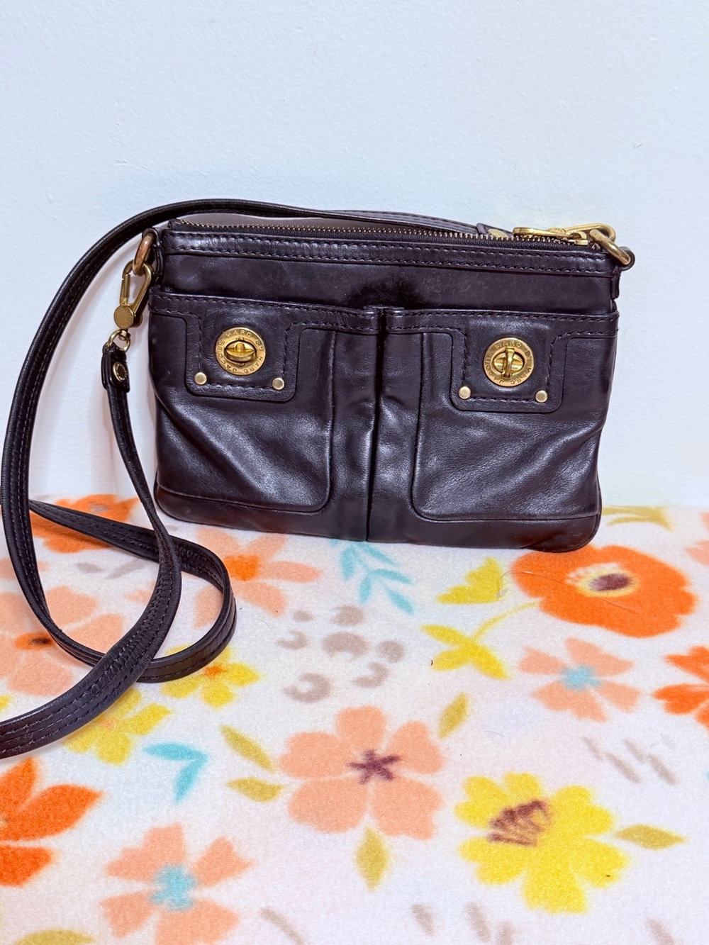 Marc Jacobs leather  Crossbody Bag with Gold Turn-Lock Accents - Black